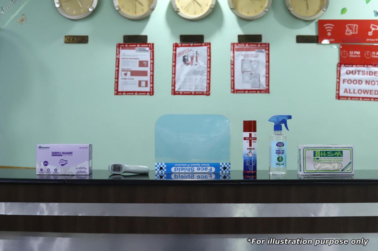 Oyo 80678 Shreenath Residency Нью-Дели Экстерьер фото